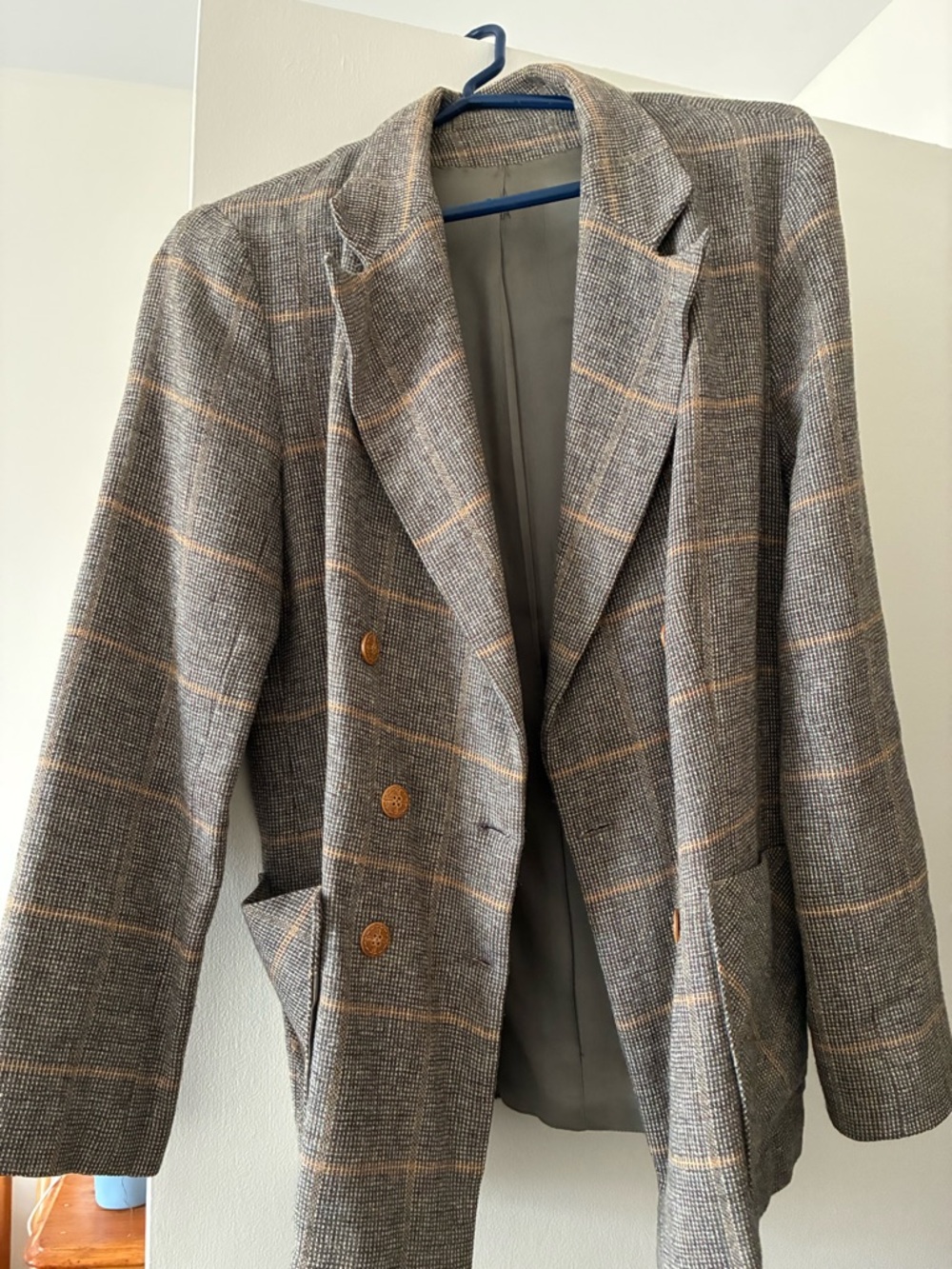 Women's Double-Breasted Plaid Blazer in Gray and Tan